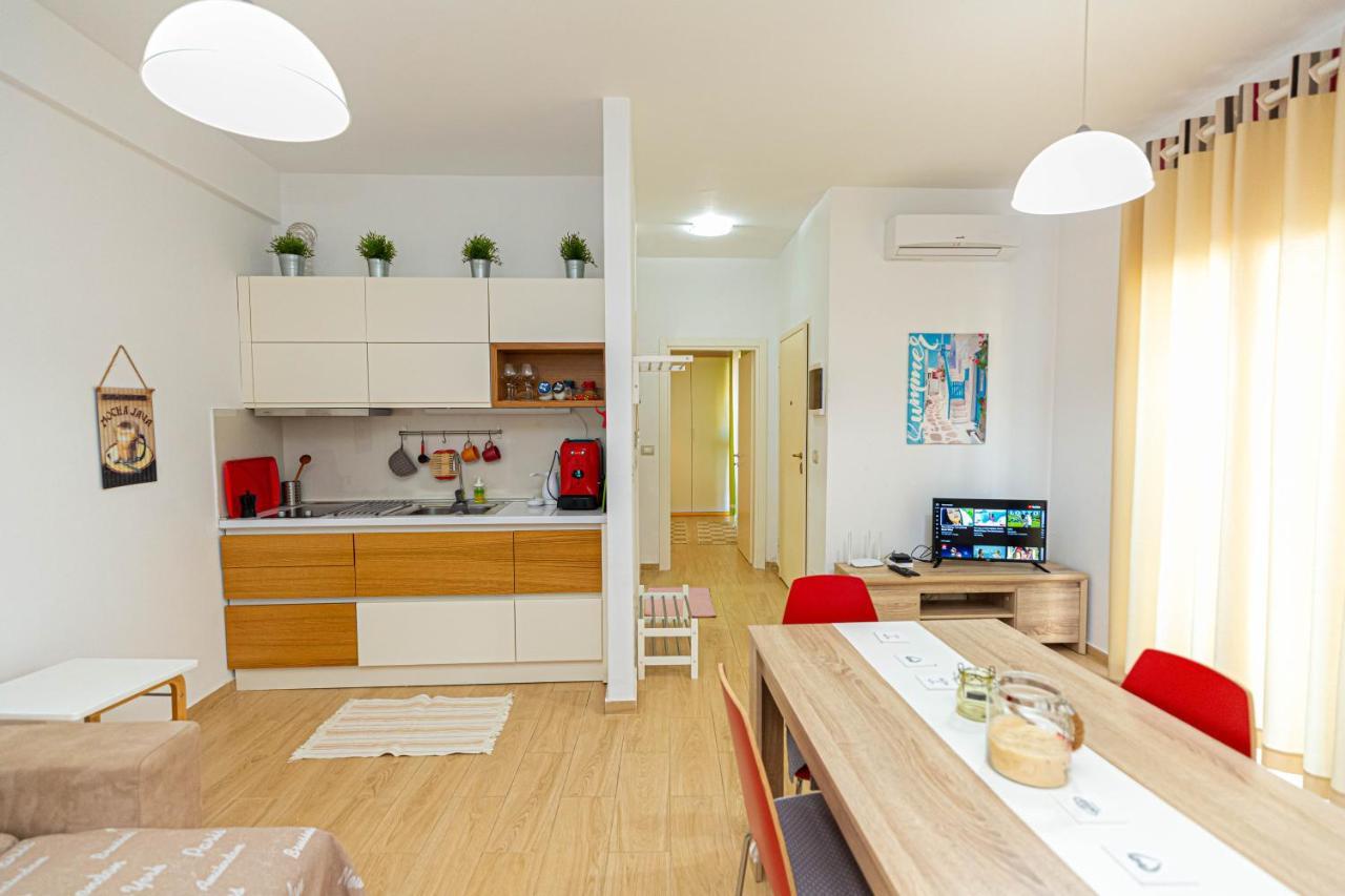 Villa Amos At Aquamarine Residence Vlore Exterior photo