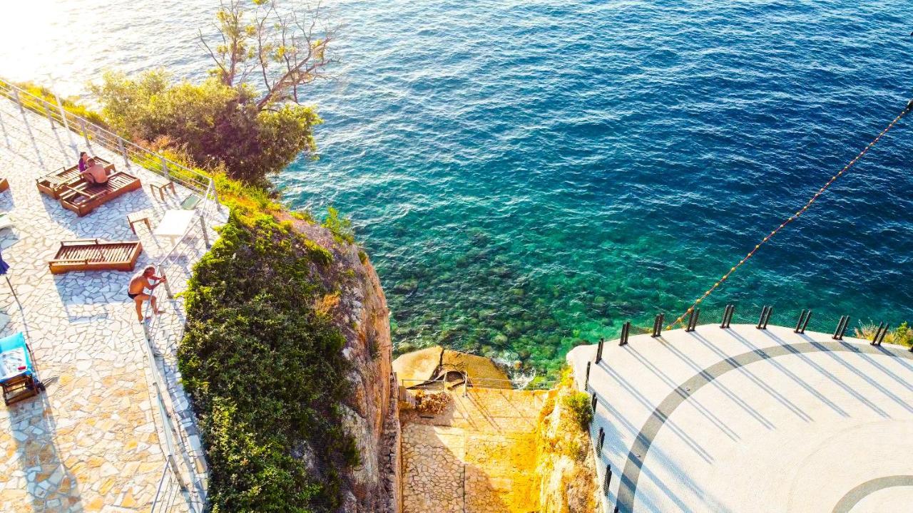 Villa Amos At Aquamarine Residence Vlore Exterior photo