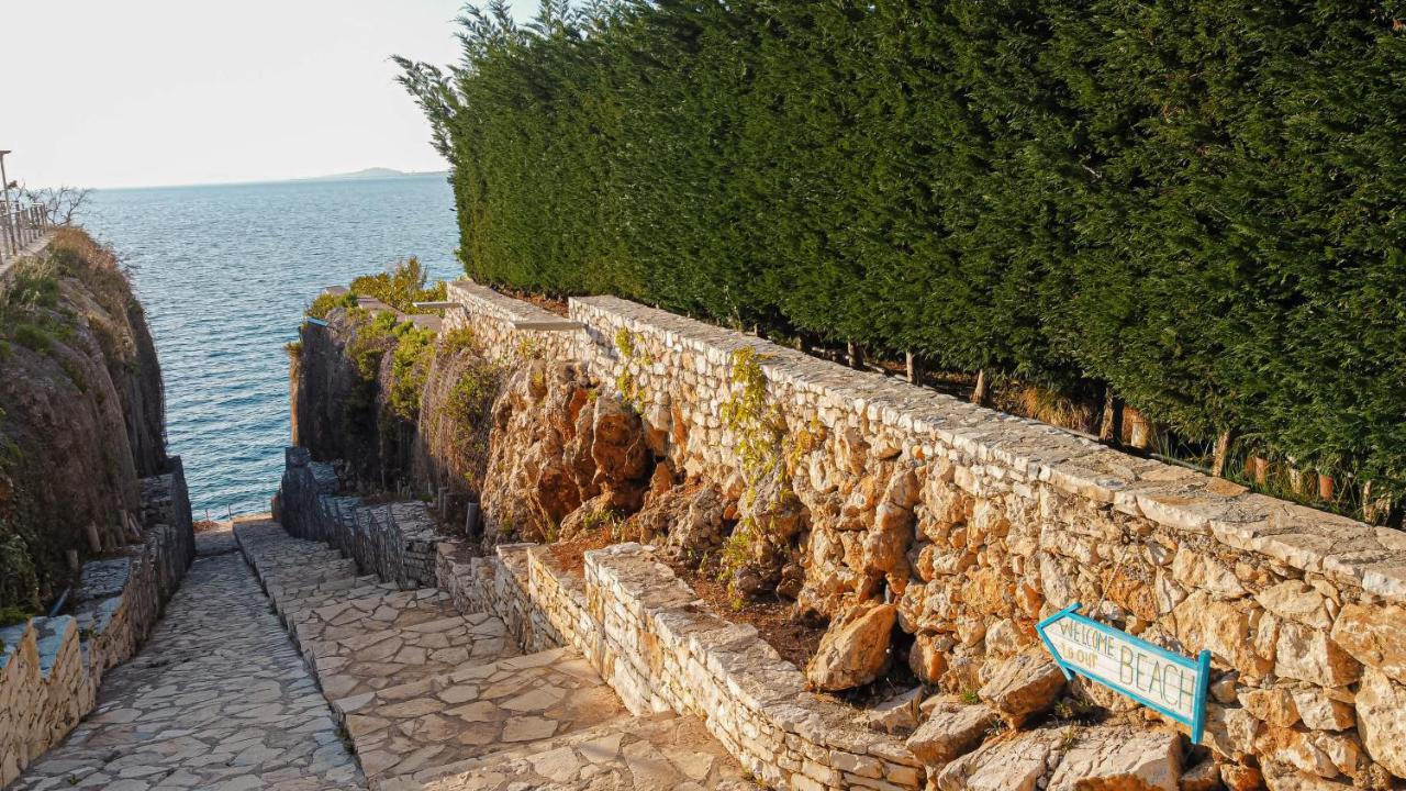 Villa Amos At Aquamarine Residence Vlore Exterior photo