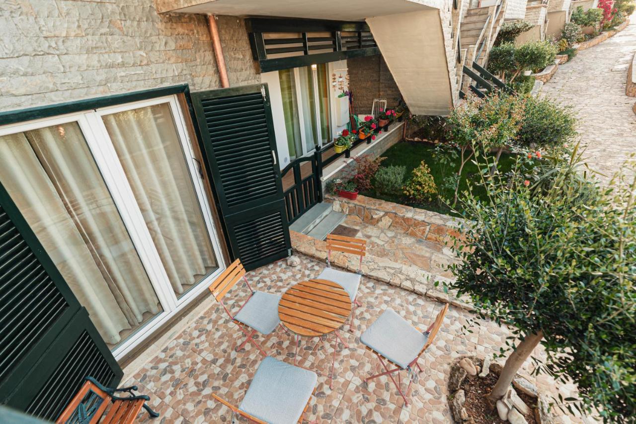Villa Amos At Aquamarine Residence Vlore Exterior photo