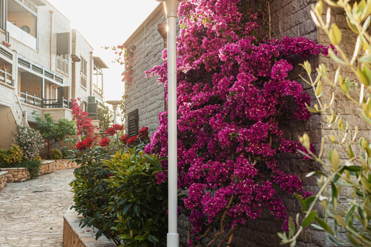 Villa Amos At Aquamarine Residence Vlore Exterior photo