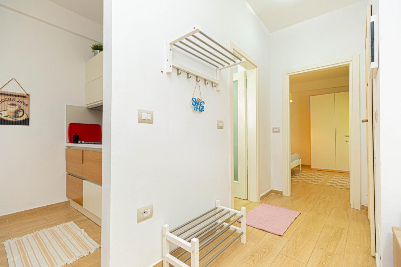 Villa Amos At Aquamarine Residence Vlore Exterior photo